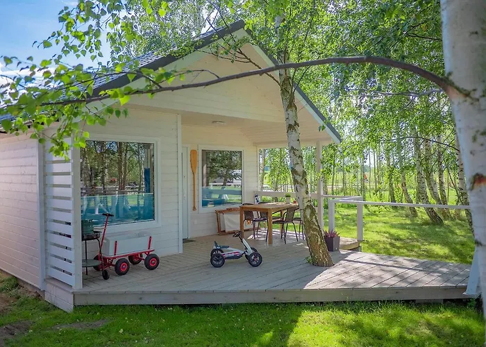 롯지 Morska Przystan 달로브코